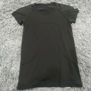 Lululemon Black Short Sleeve T-Shirt